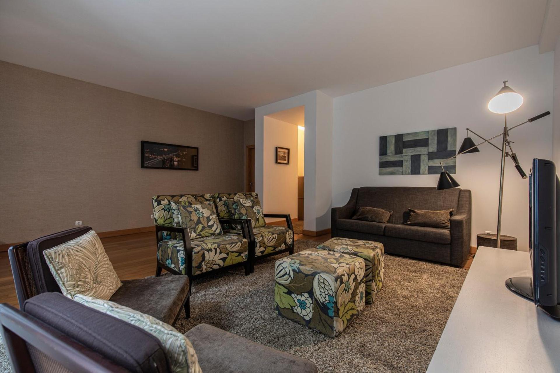 Apartment Engenheiro Miguel Pais 11